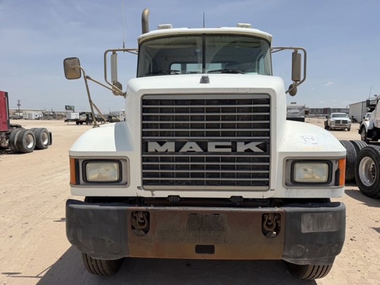 2005-mack-chn613-image-2