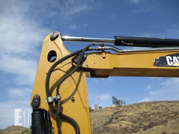 2016-caterpillar-305.5e-image-16