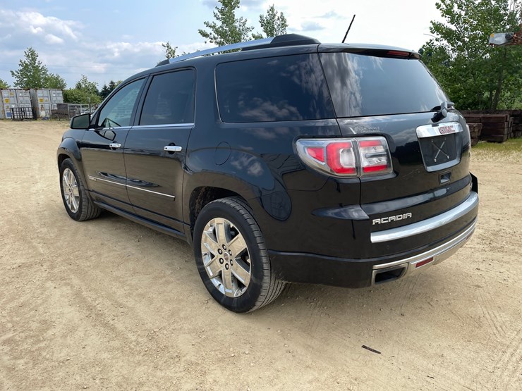 2014-gmc-acadia-denali-image-7
