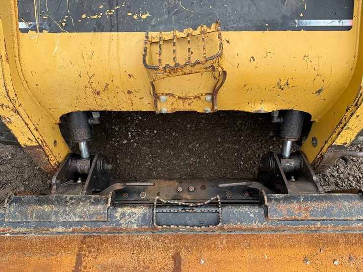 caterpillar-268b-image-10