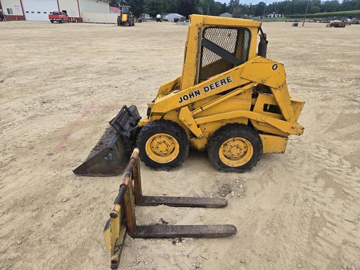 john-deere-570-image-2
