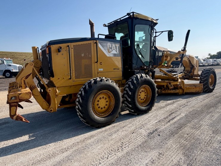 2011-caterpillar-140m-image-7