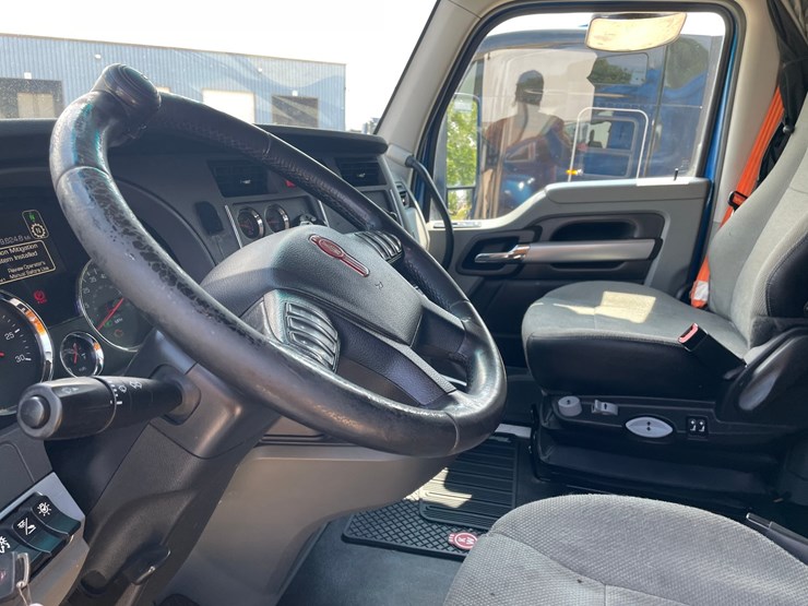 2020-kenworth-t680-image-17