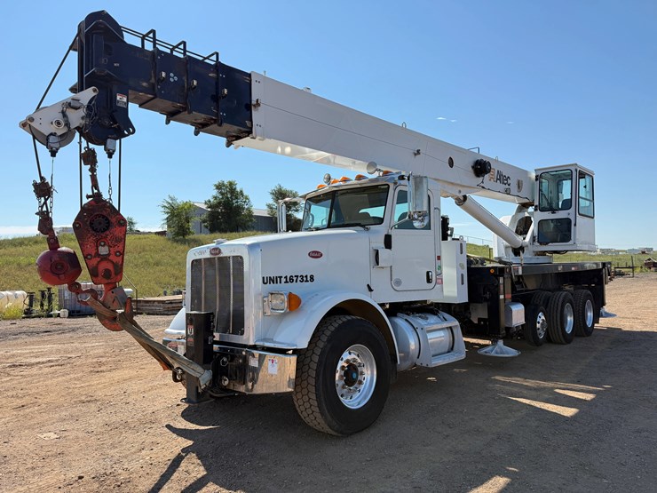 2012-peterbilt-367-image-4