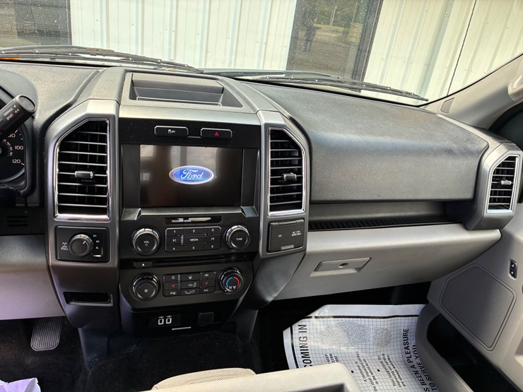 2016-ford-f150-xlt-image-8