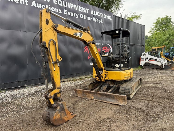 2015-caterpillar-304e2-cr-image-7