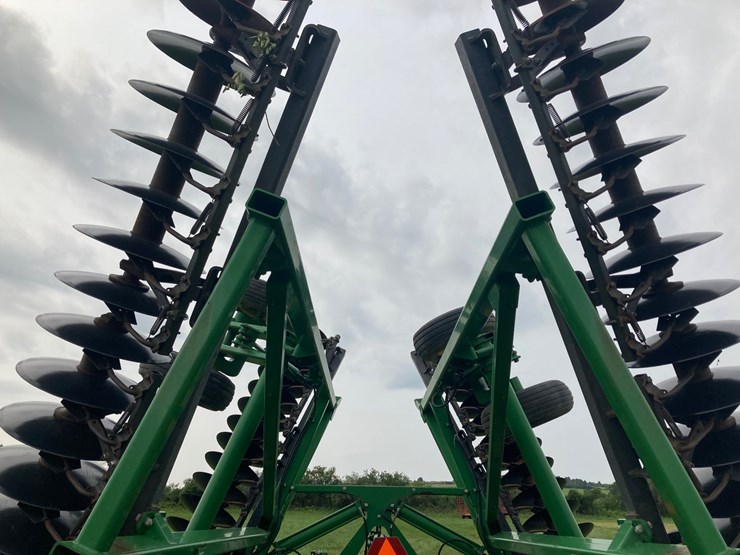 2015-john-deere-2620-image-12