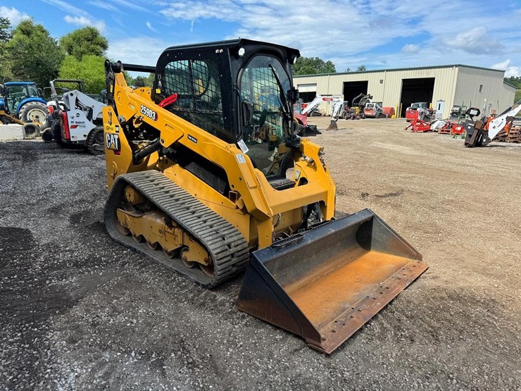 2023-caterpillar-259d3-image-8