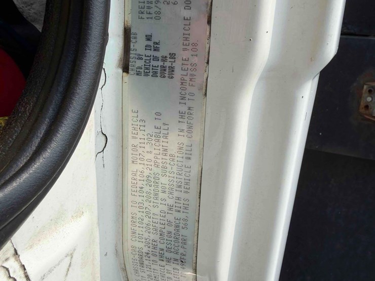 2000-freightliner-fl112-image-32