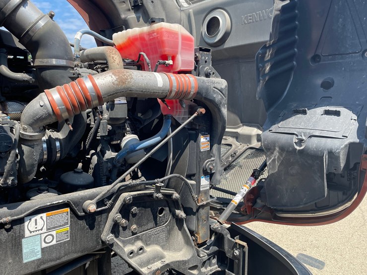 2019-kenworth-t680-image-33