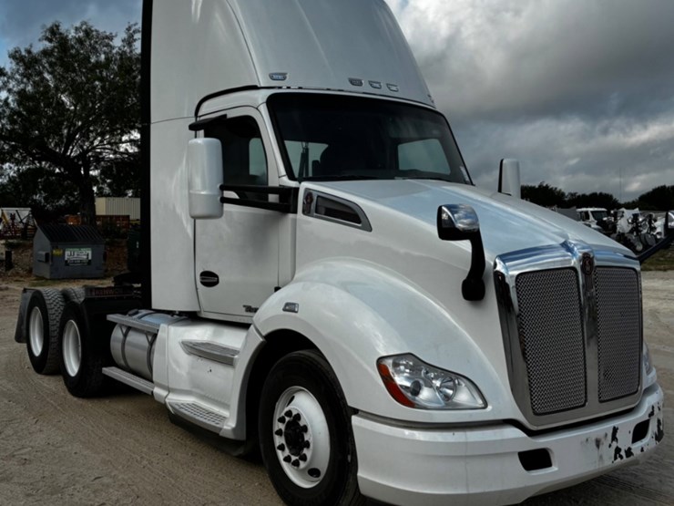 2019-kenworth-t680-image-3