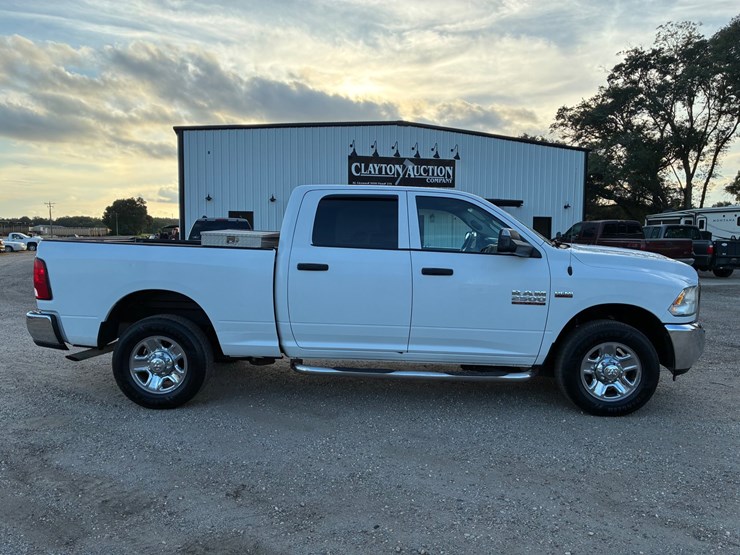 2015-dodge-ram-2500-image-1