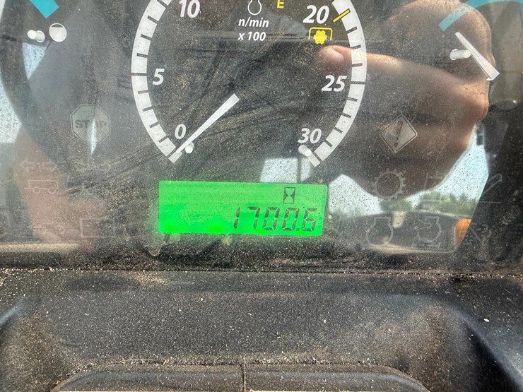 2016-john-deere-5055e-image-23