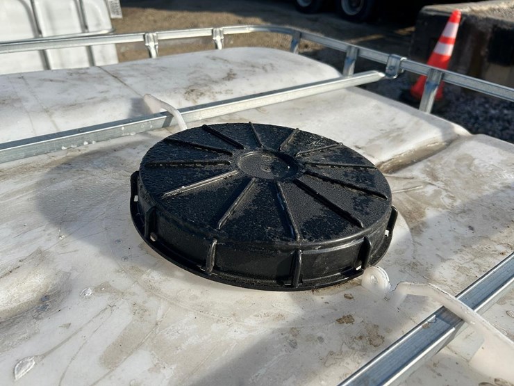 water-tank-tote-image-5