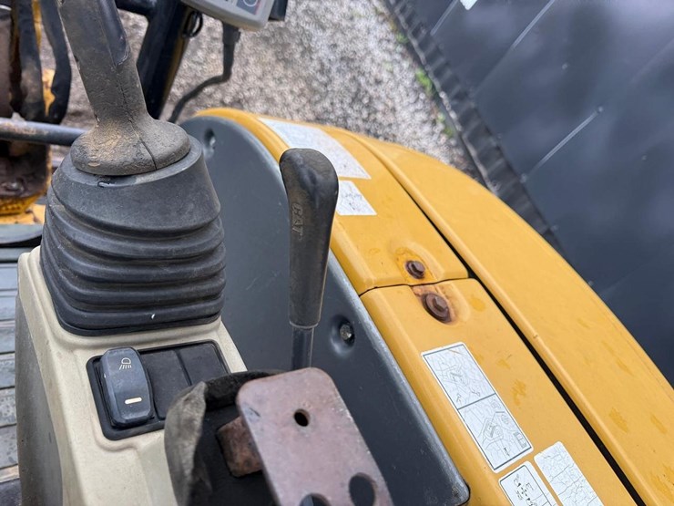 2015-caterpillar-304e2-cr-image-24
