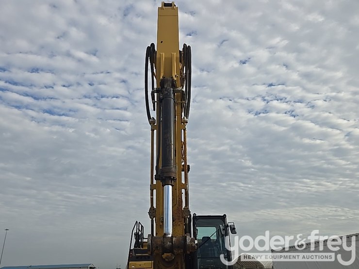 2019-caterpillar-336-image-28