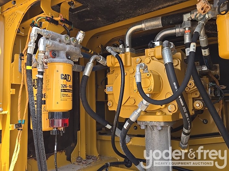 2016-caterpillar-336fl-image-41