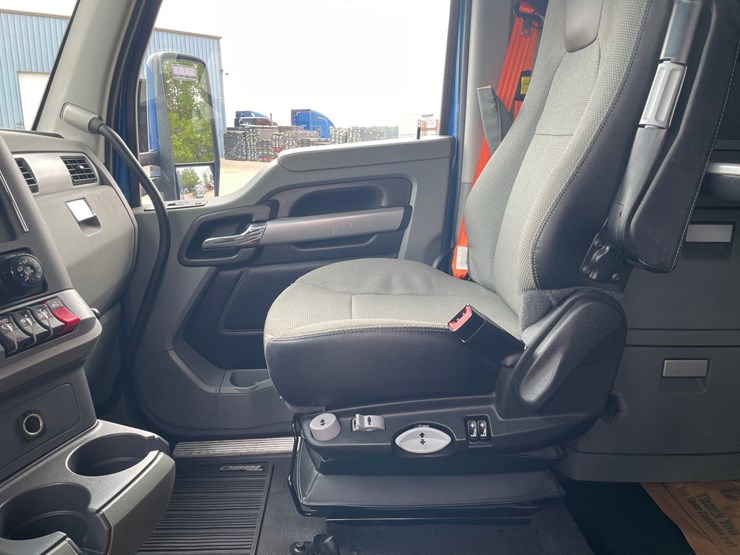 2020-kenworth-t680-image-27