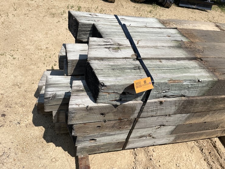#3600-•-bundle-of-used-guard-rail-posts-image-9