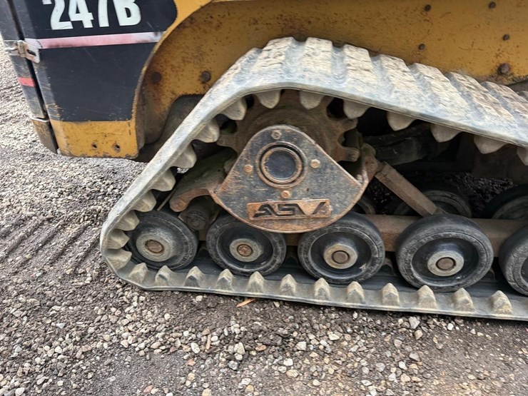 2004-caterpillar-247b-image-14