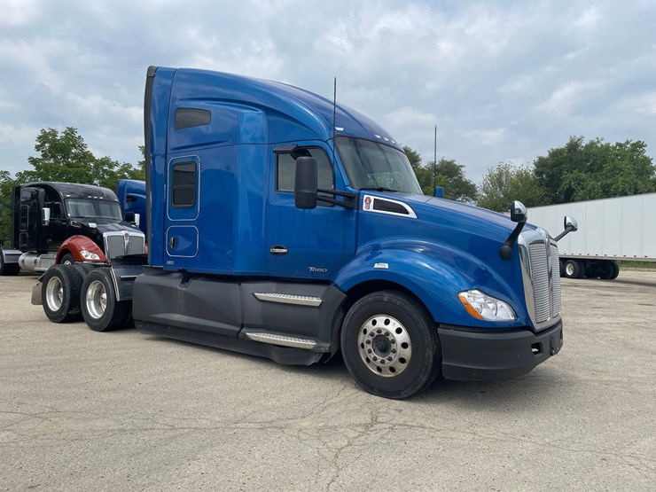 2022-kenworth-t680-image-7