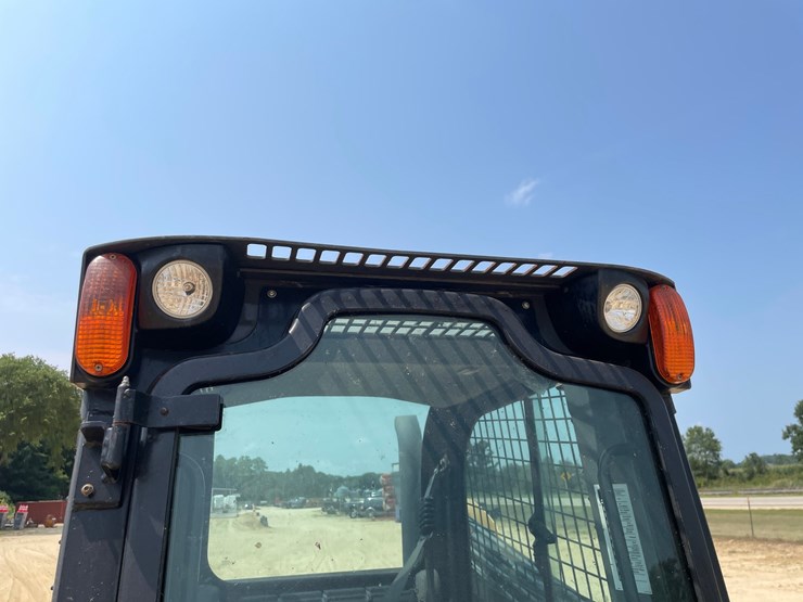 2016-new-holland-c227-image-12