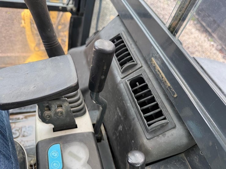 2005-komatsu-pc50mr-2-image-21