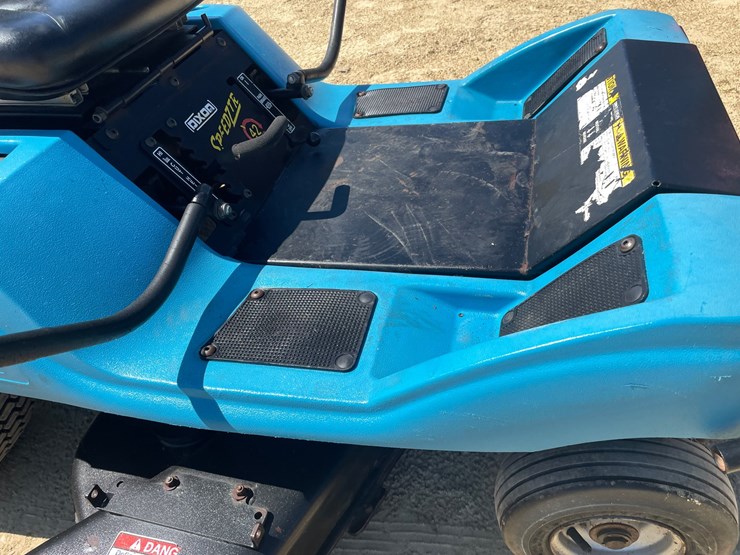 #1228-•-dixon-ztr-42"-zero-turn-lawnmower-image-18