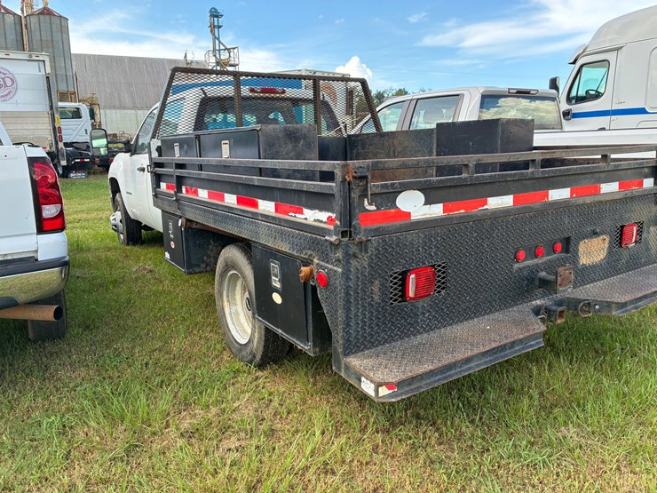 2013-gmc-sierra-3500-image-4
