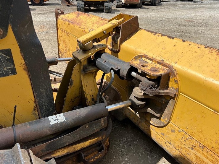 2012-caterpillar-d5k2-lgp-image-19