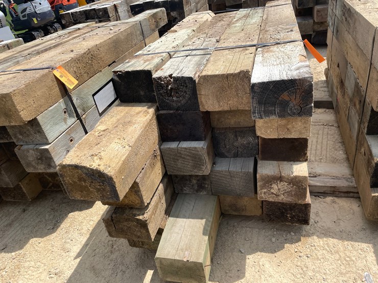 #3606-•-bundle-of-used-guard-rail-posts-image-9