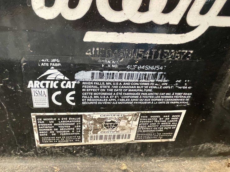 #5735-•-2004-artic-cat-snowmobile-image-30