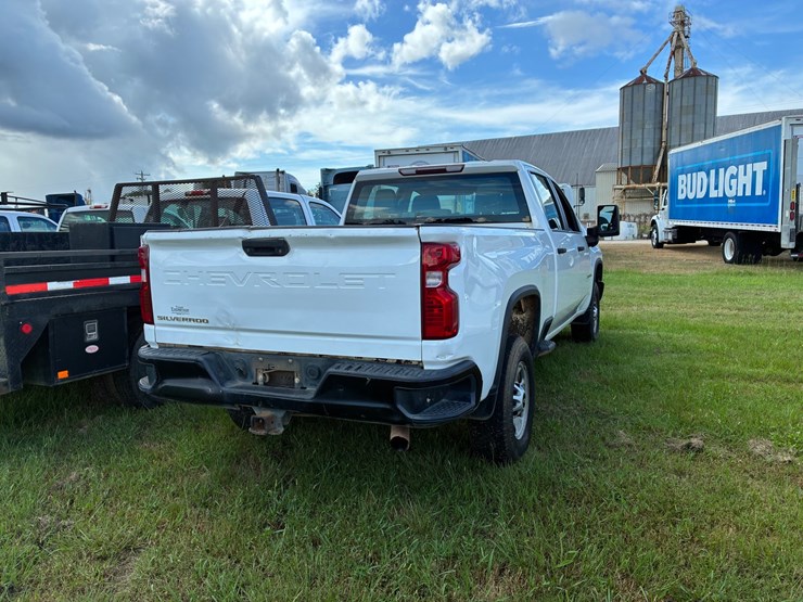 #3718-•-2020-chevy-silverado-image-3