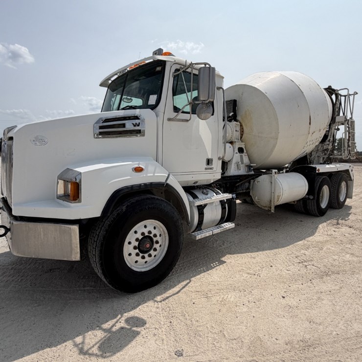 2022 WESTERN STAR 4700