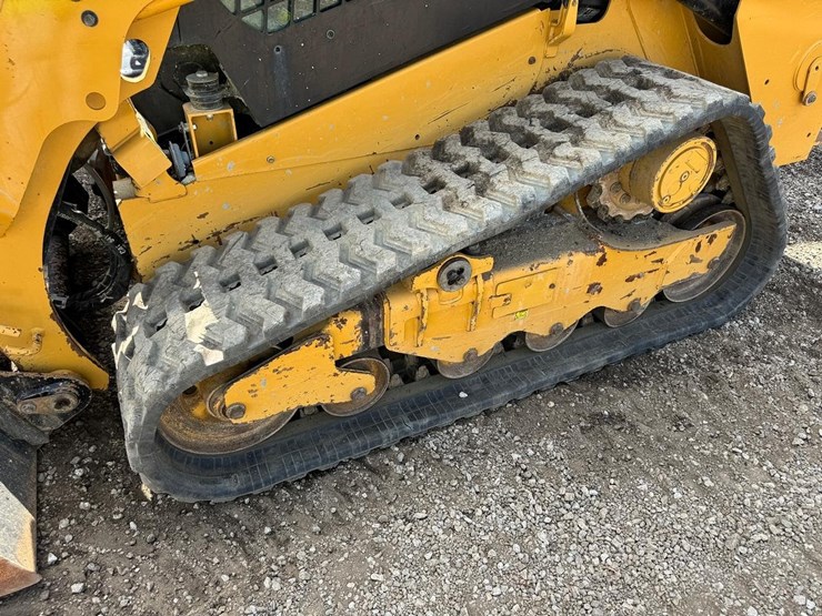 2023-caterpillar-259d3-image-13