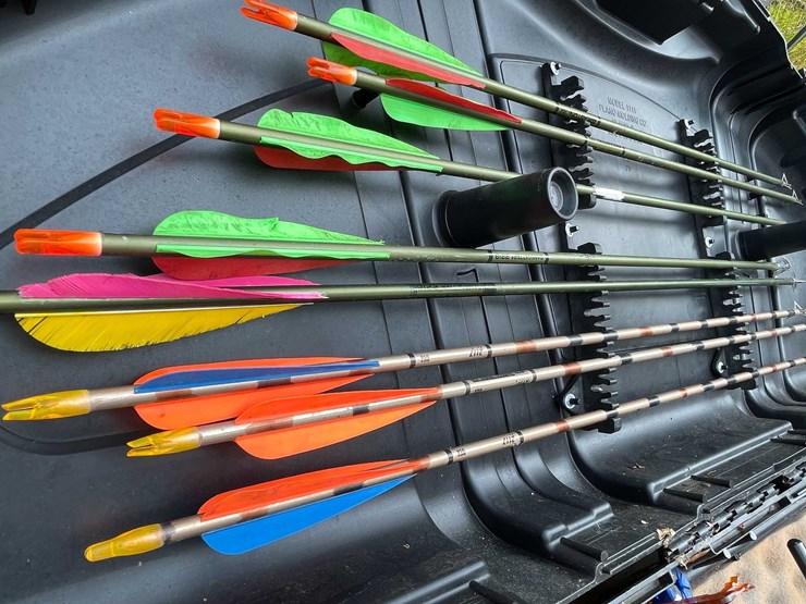 #5715-•-hoyt-usa-bow-image-9