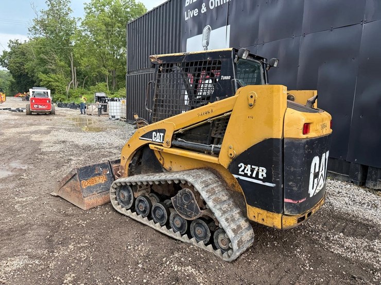 2004-caterpillar-247b-image-2