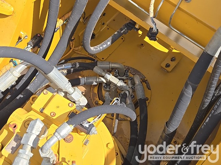 2019-caterpillar-336-image-49
