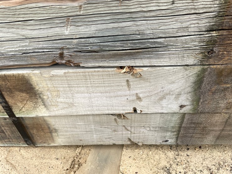 #3634-•-bundle-of-used-guard-rail-posts-image-11