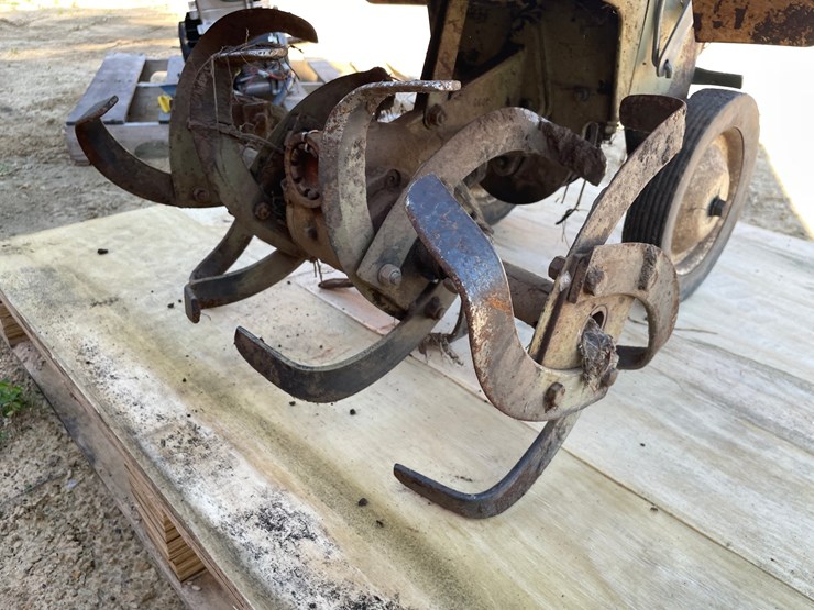 #3589-•-gilson-brothers-co.-tiller-image-17
