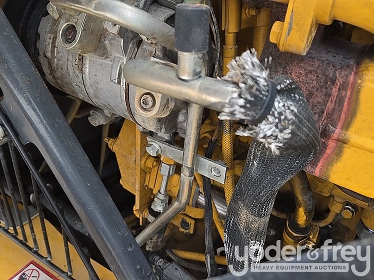 2014-deere-310sk-image-48