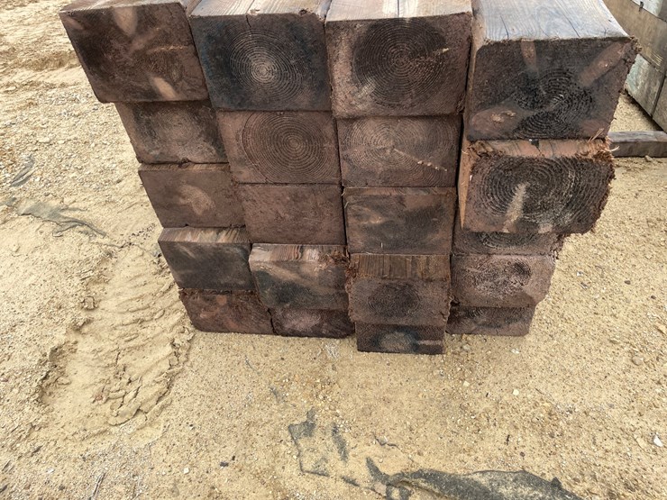 #3628-•-bundle-of-used-guard-rail-posts-image-5