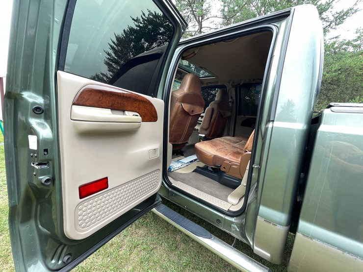 #5703-•-2004-king-ranch-ford-(has-wi-title)-image-85