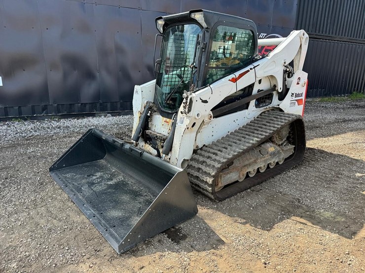 2023-bobcat-t770-image-2