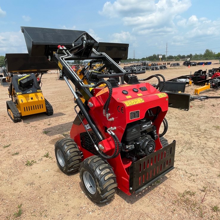 #5595 • MMS SL-323TZ Mini Skid Steer Loader (Mosinee, WI)
