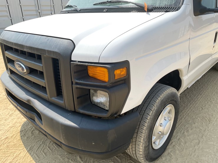 2009-ford-e350-image-14