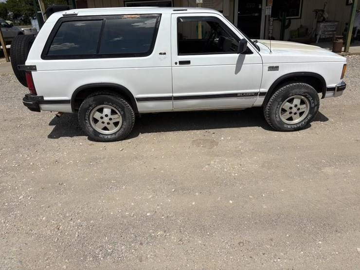1991-chevrolet-blazer-image-2