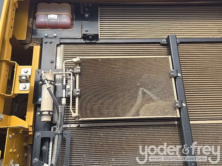 2019-caterpillar-336-image-36