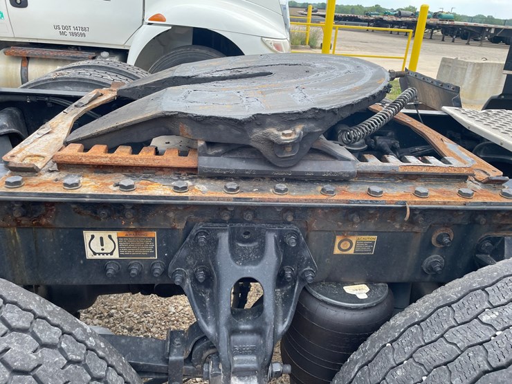 2022-kenworth-t680-image-18