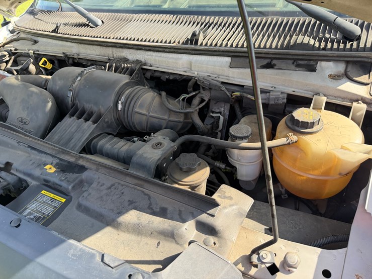 2012-ford-e150-image-27